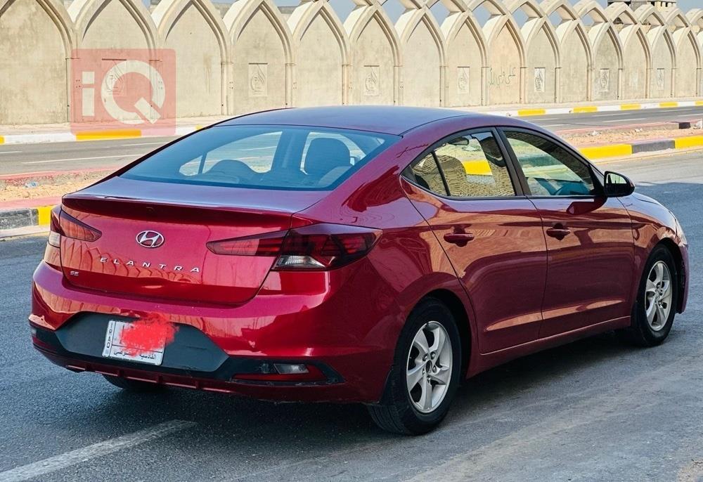 هیوندای ئەلەنترا